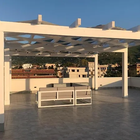 Terrace Ini