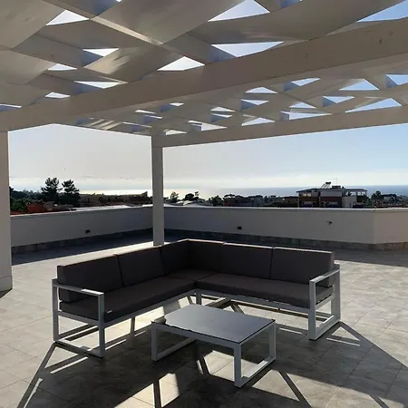 Lejlighed Terrace Ini